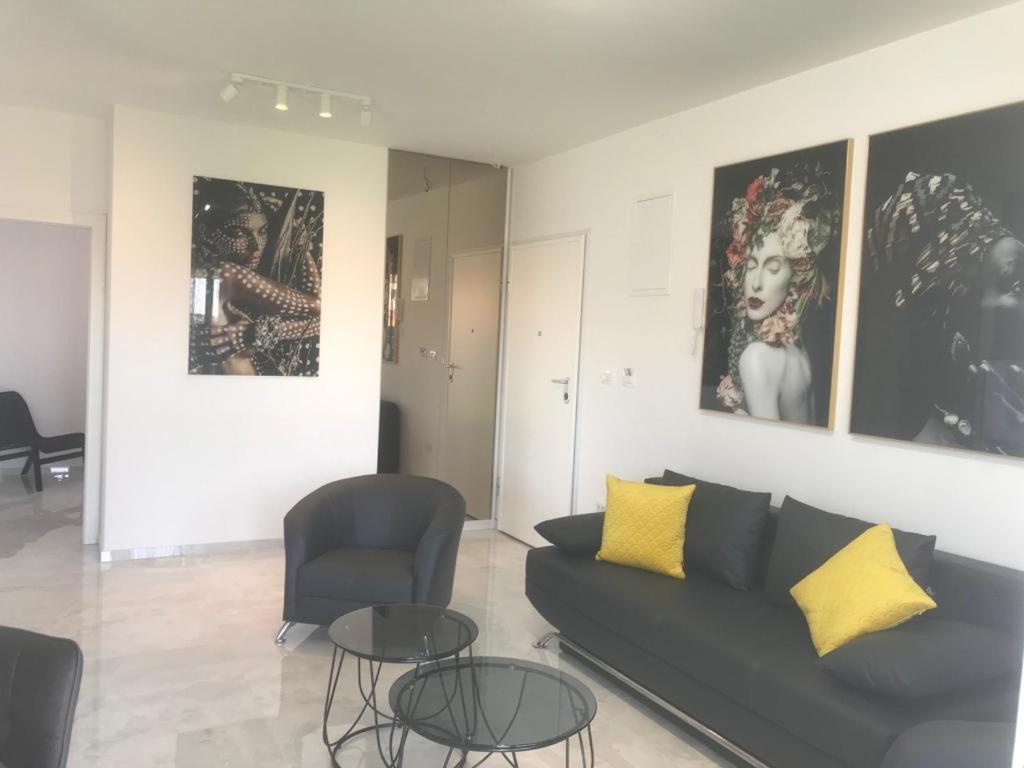 טרוגיר Hedonist-Luxury 2 Bedroom Apartment With Private Hot Tub, Garden And Free Parking מראה חיצוני תמונה