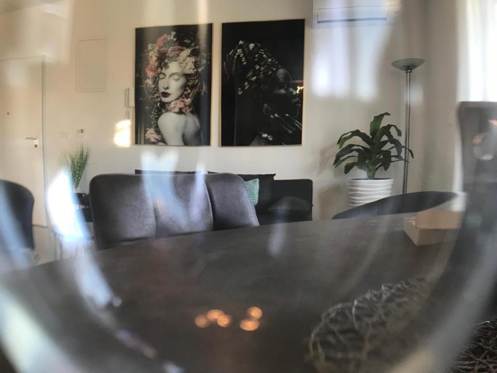טרוגיר Hedonist-Luxury 2 Bedroom Apartment With Private Hot Tub, Garden And Free Parking מראה חיצוני תמונה
