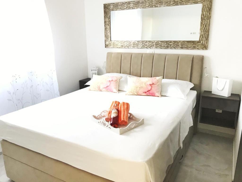 טרוגיר Hedonist-Luxury 2 Bedroom Apartment With Private Hot Tub, Garden And Free Parking מראה חיצוני תמונה