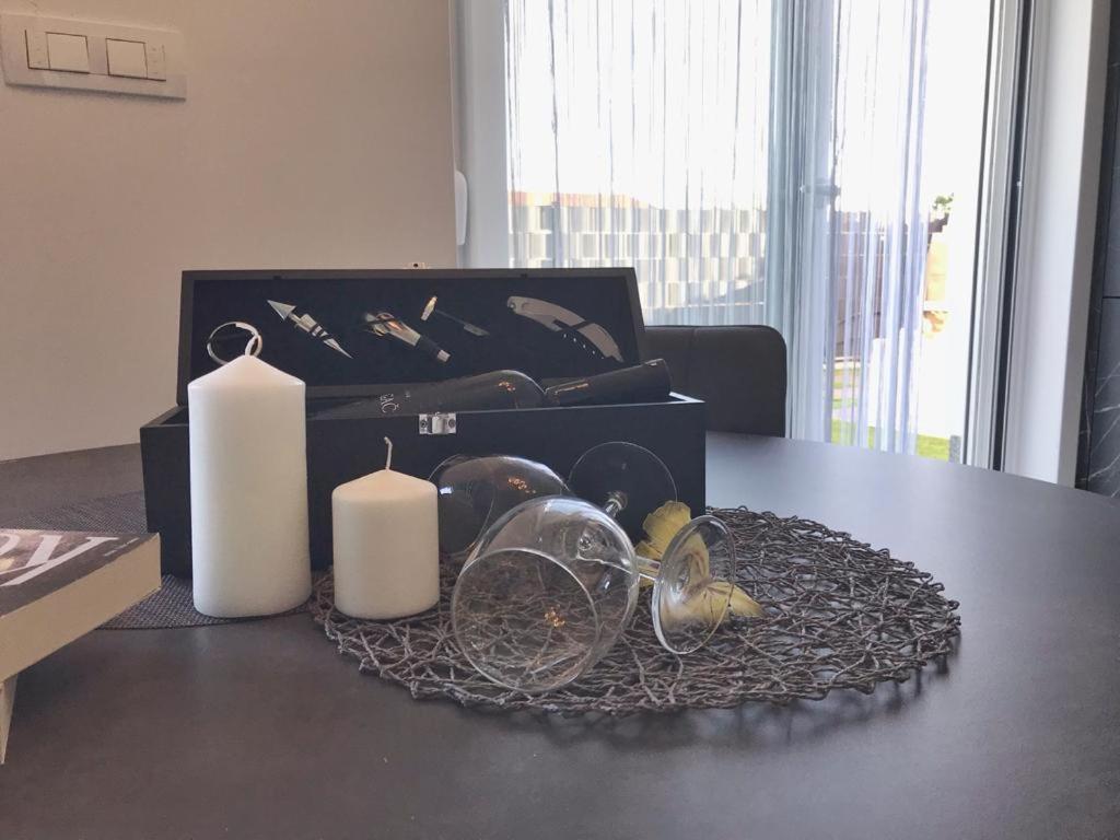 טרוגיר Hedonist-Luxury 2 Bedroom Apartment With Private Hot Tub, Garden And Free Parking מראה חיצוני תמונה
