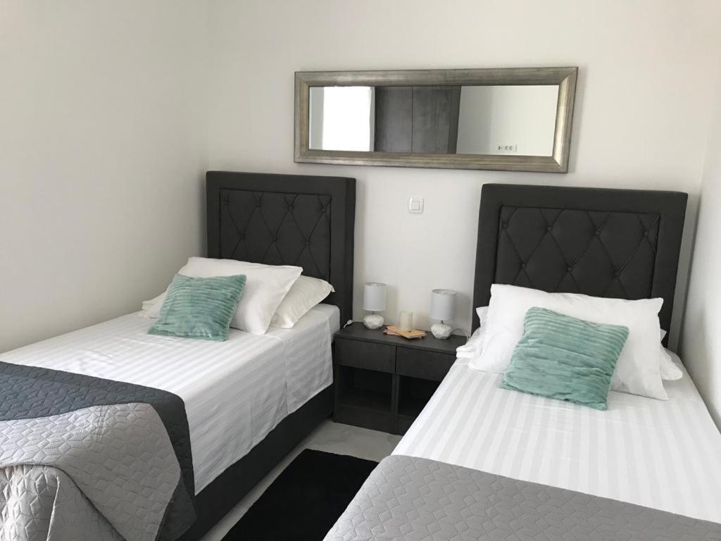 טרוגיר Hedonist-Luxury 2 Bedroom Apartment With Private Hot Tub, Garden And Free Parking מראה חיצוני תמונה