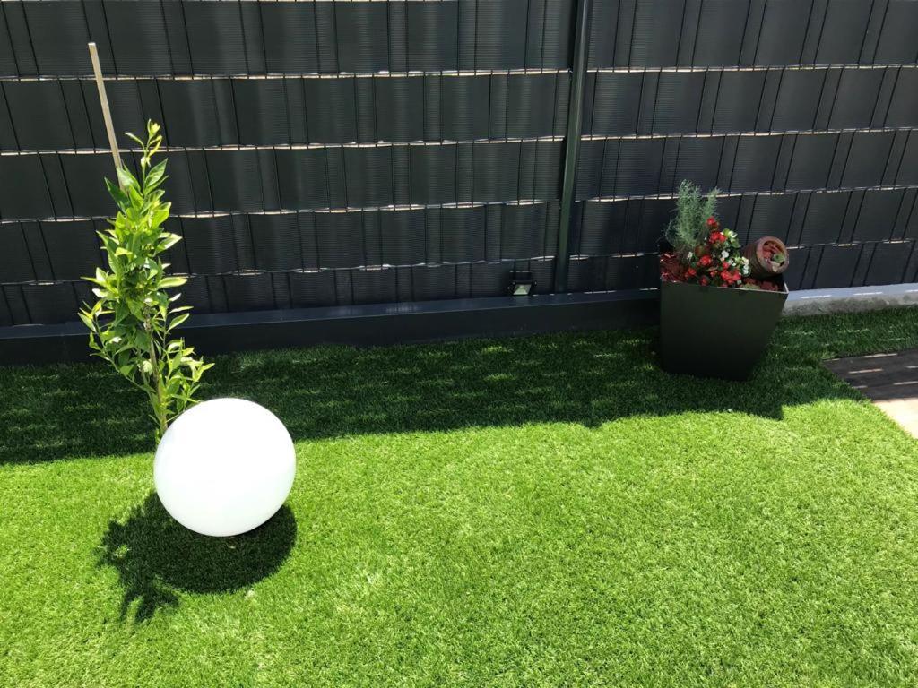 טרוגיר Hedonist-Luxury 2 Bedroom Apartment With Private Hot Tub, Garden And Free Parking מראה חיצוני תמונה